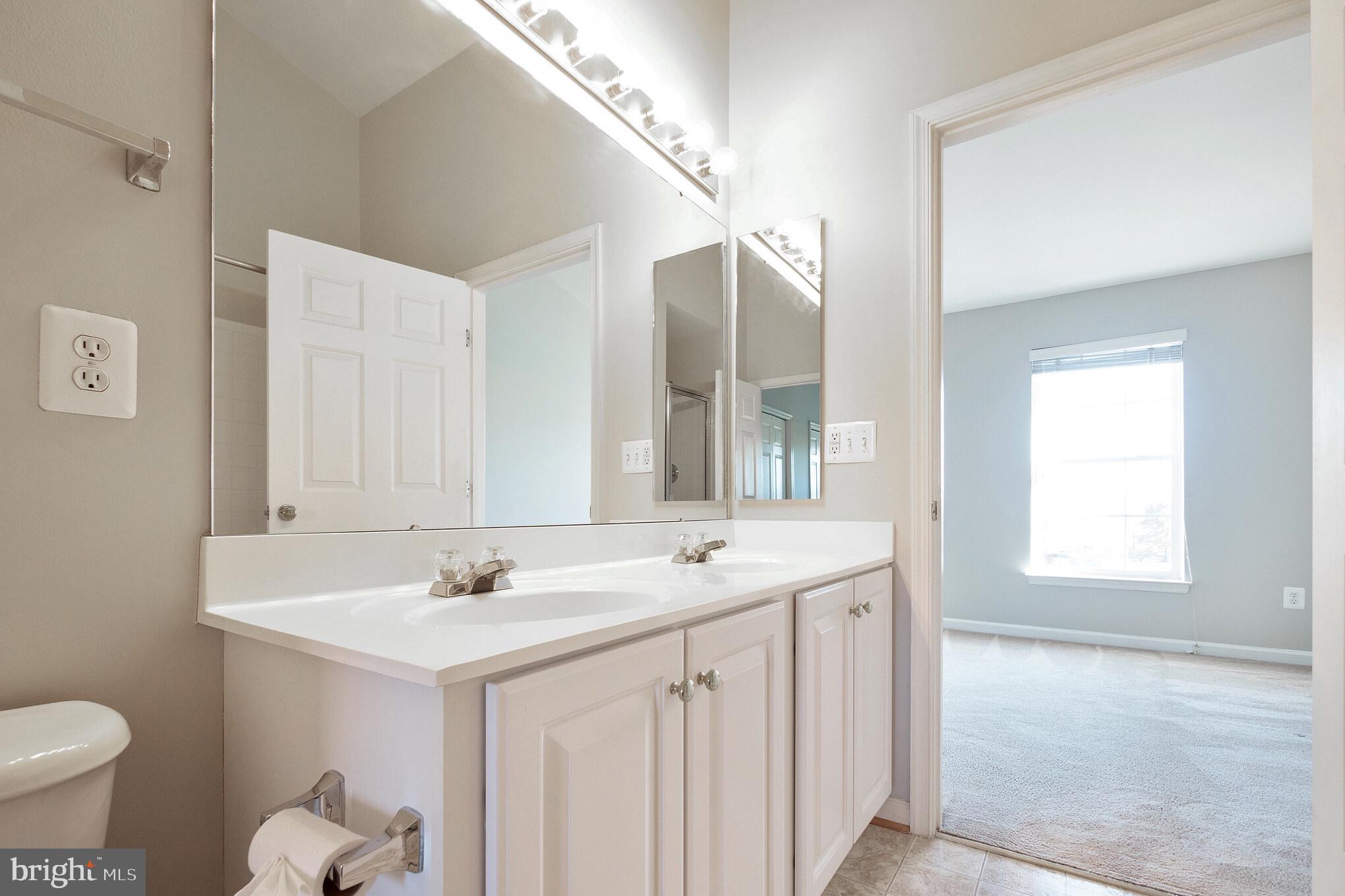 ASHBURN VILLAGE - Residential Lease