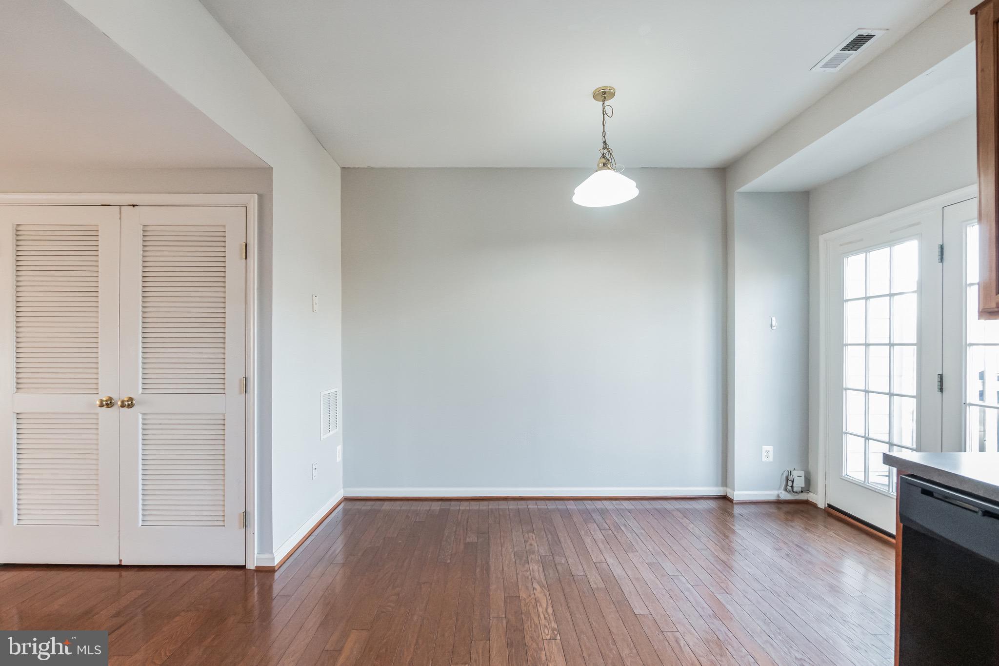 ASHBURN VILLAGE - Residential Lease