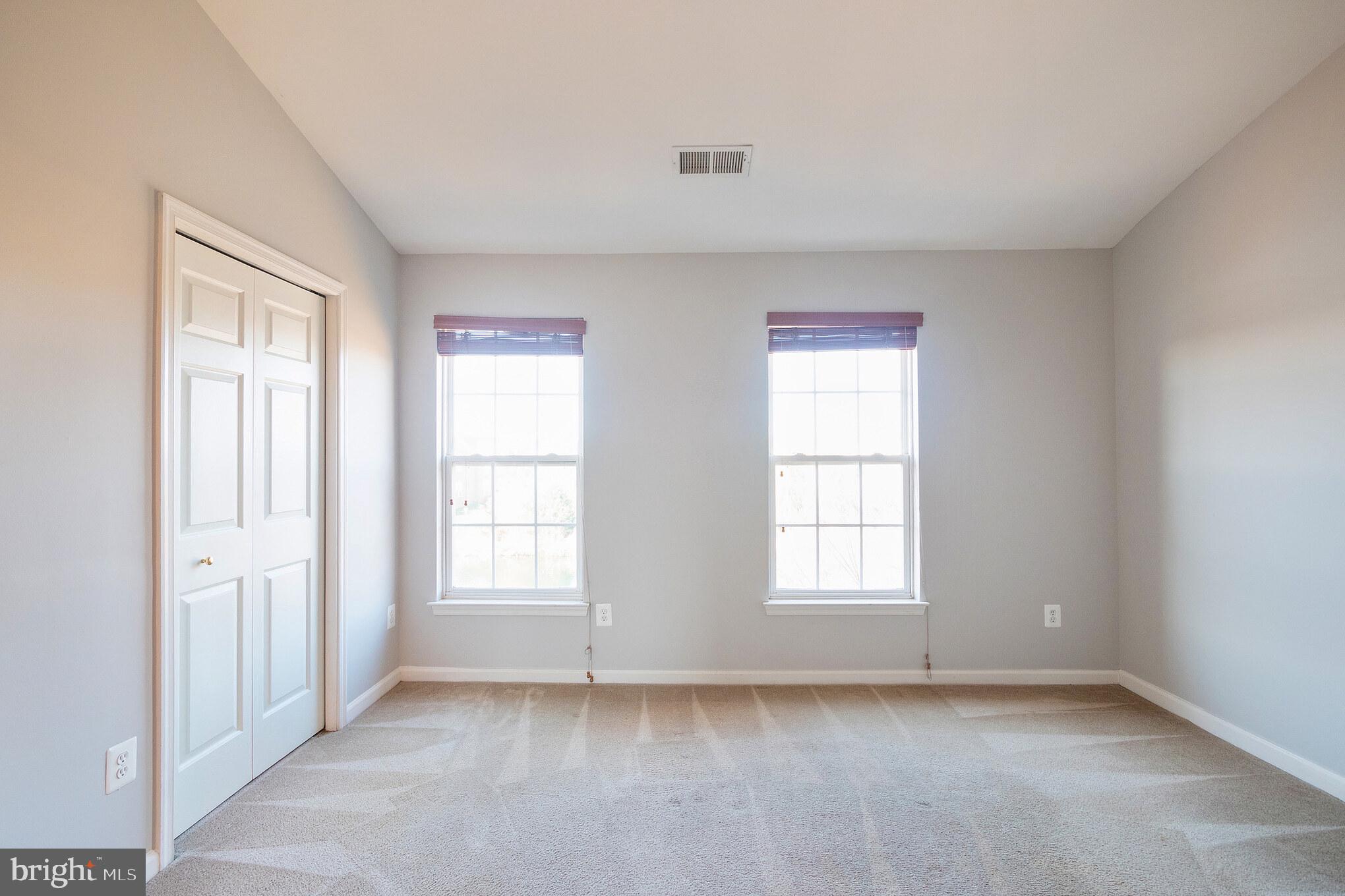 ASHBURN VILLAGE - Residential Lease