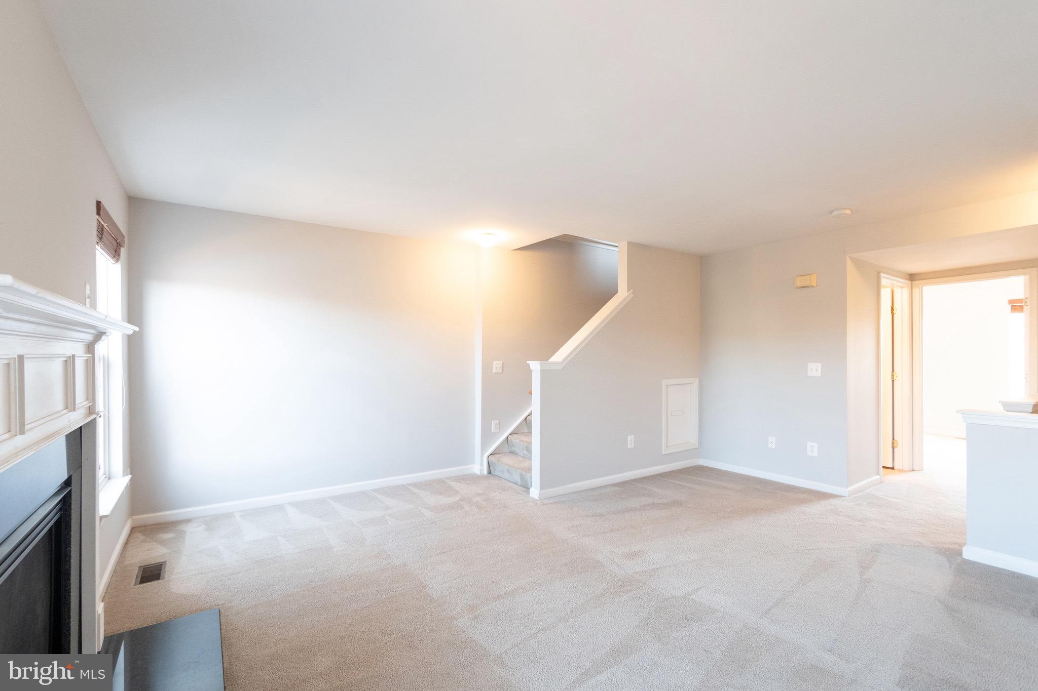 ASHBURN VILLAGE - Residential Lease