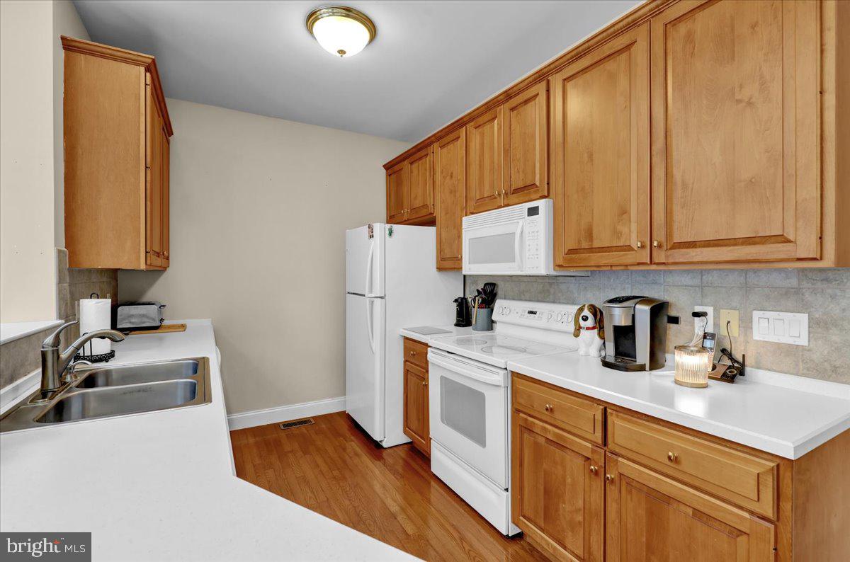 11 FALLOWFIELD CIRCLE