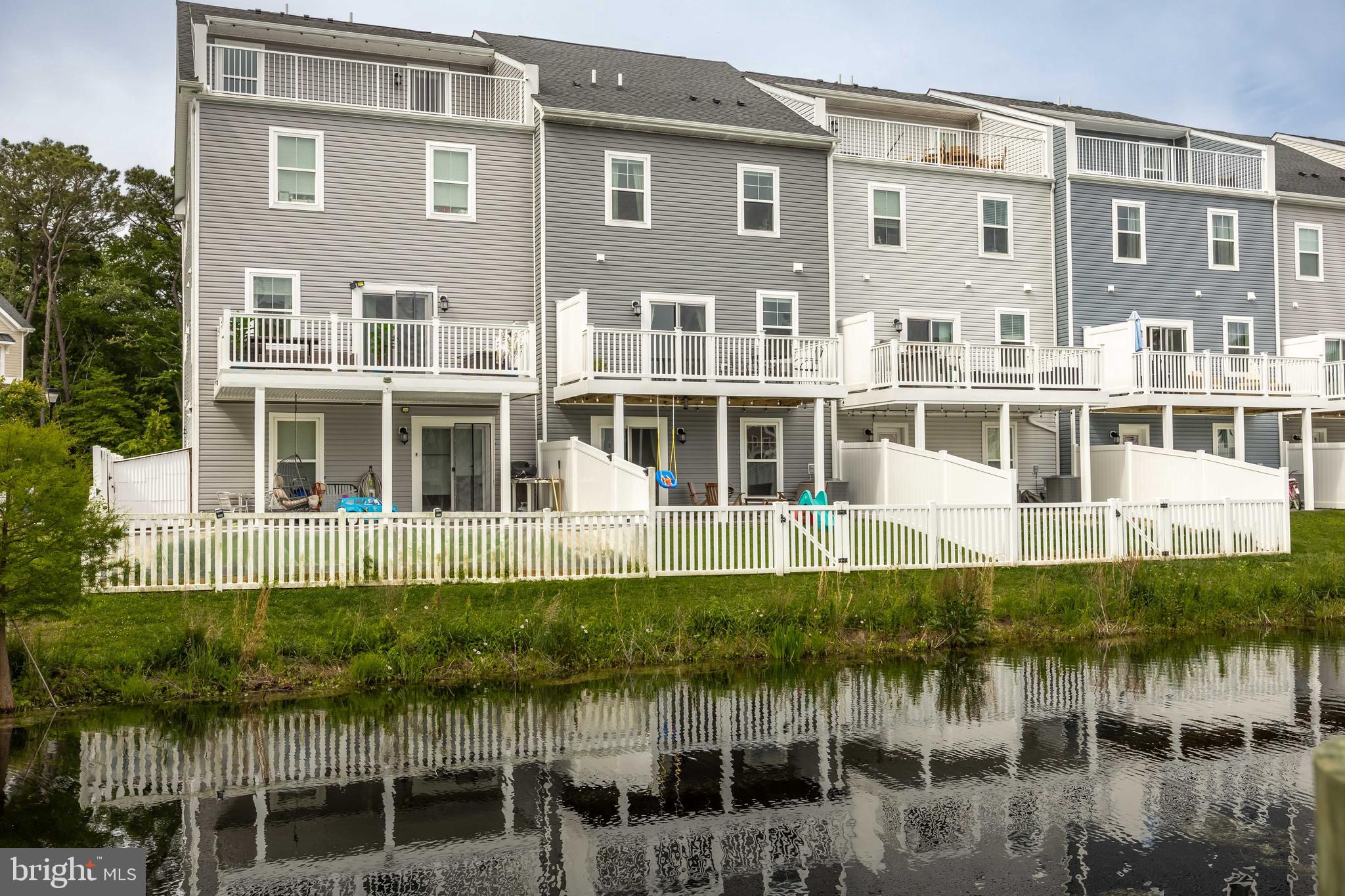 SEA OAKS VILLAGE - Residential