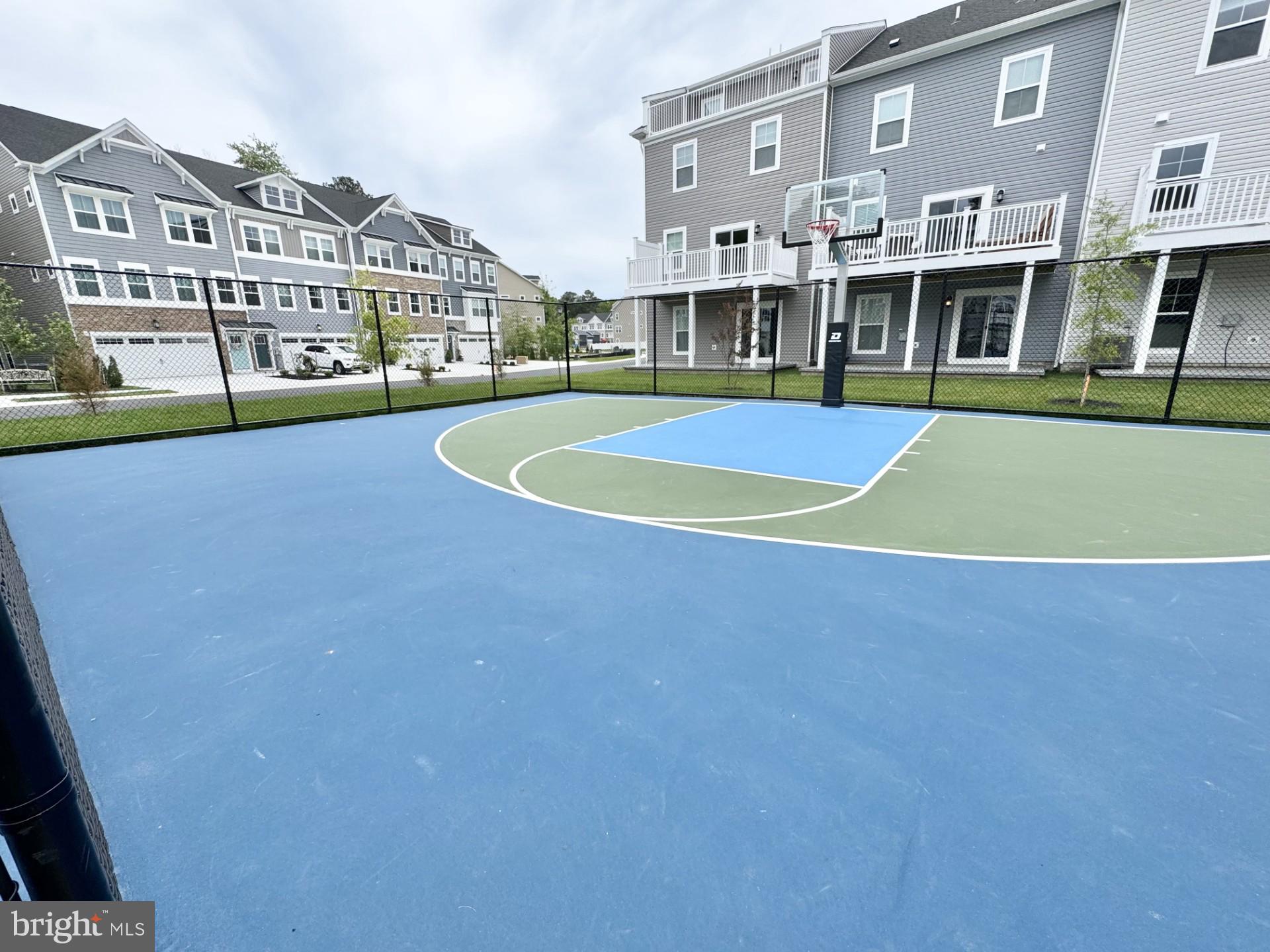 SEA OAKS VILLAGE - Residential