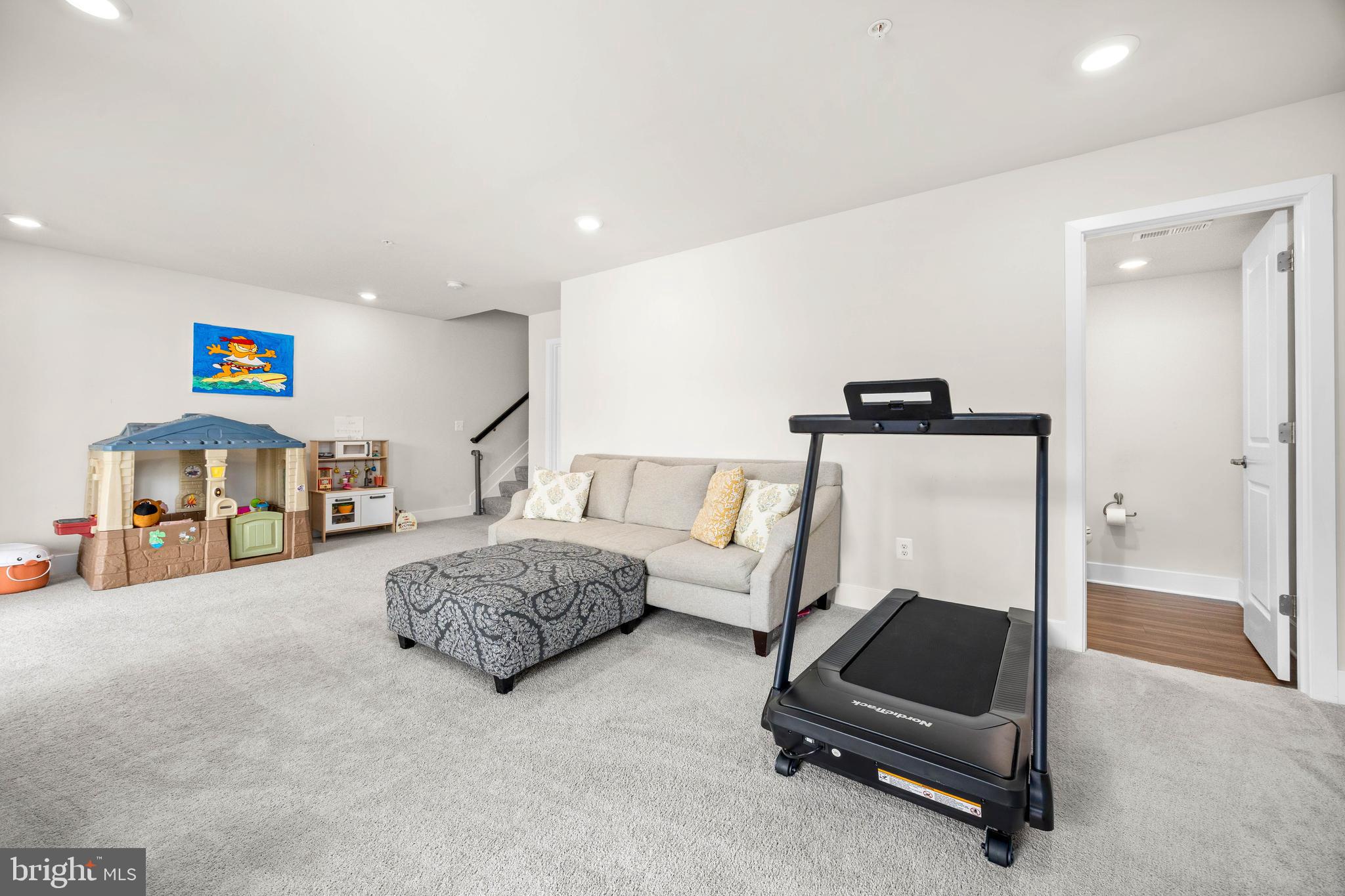 SEA OAKS VILLAGE - Residential