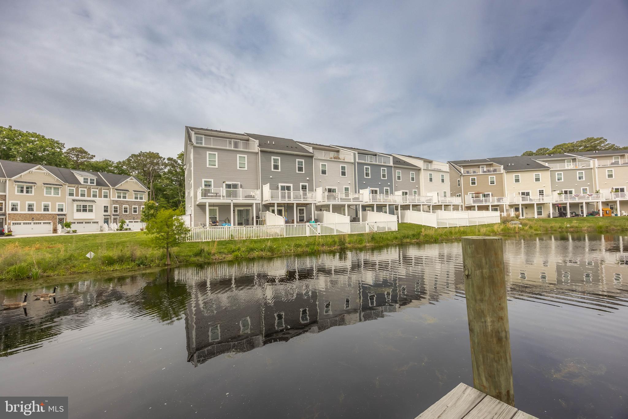 SEA OAKS VILLAGE - Residential