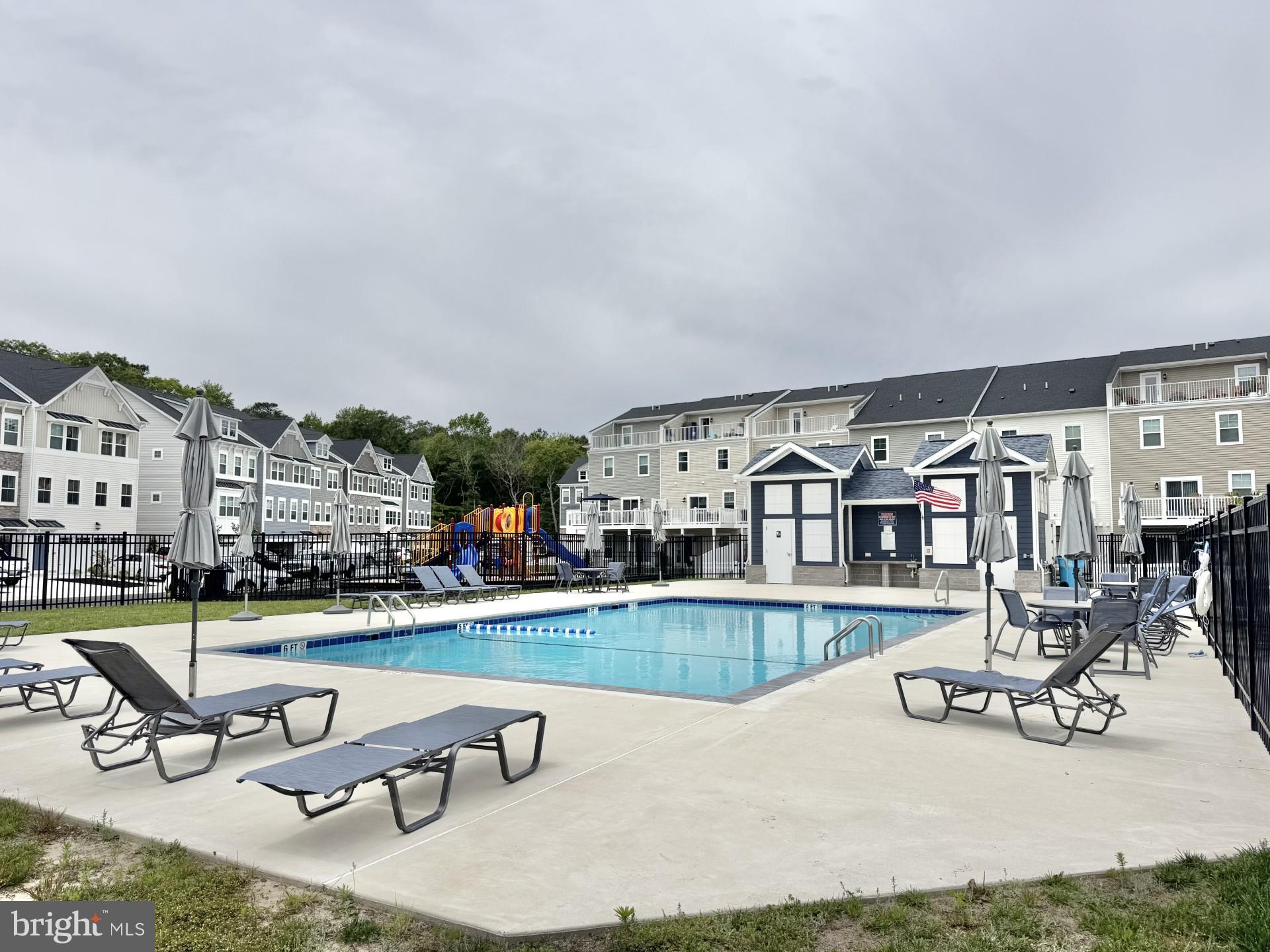 SEA OAKS VILLAGE - Residential