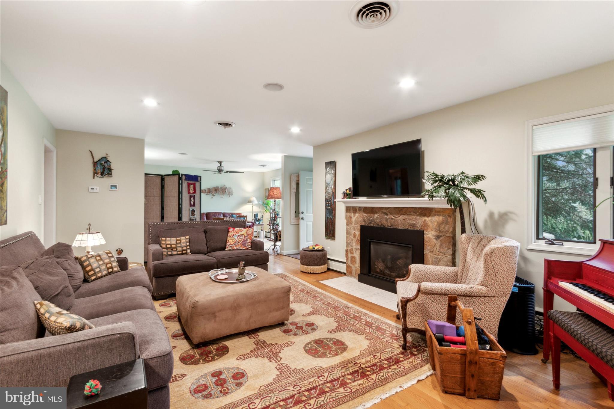 CHADDS FORD - Residential