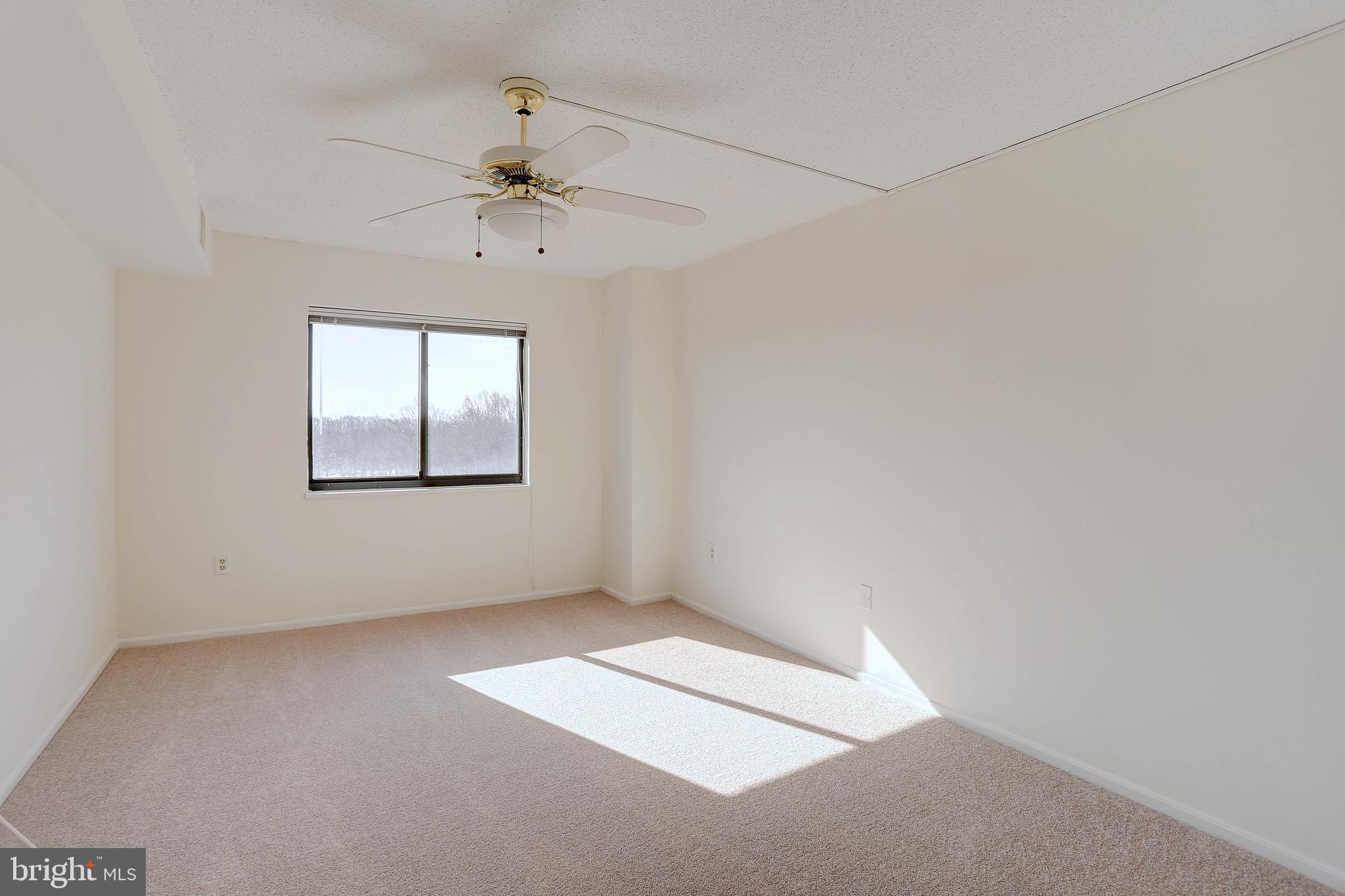 LEISURE WORLD - Residential