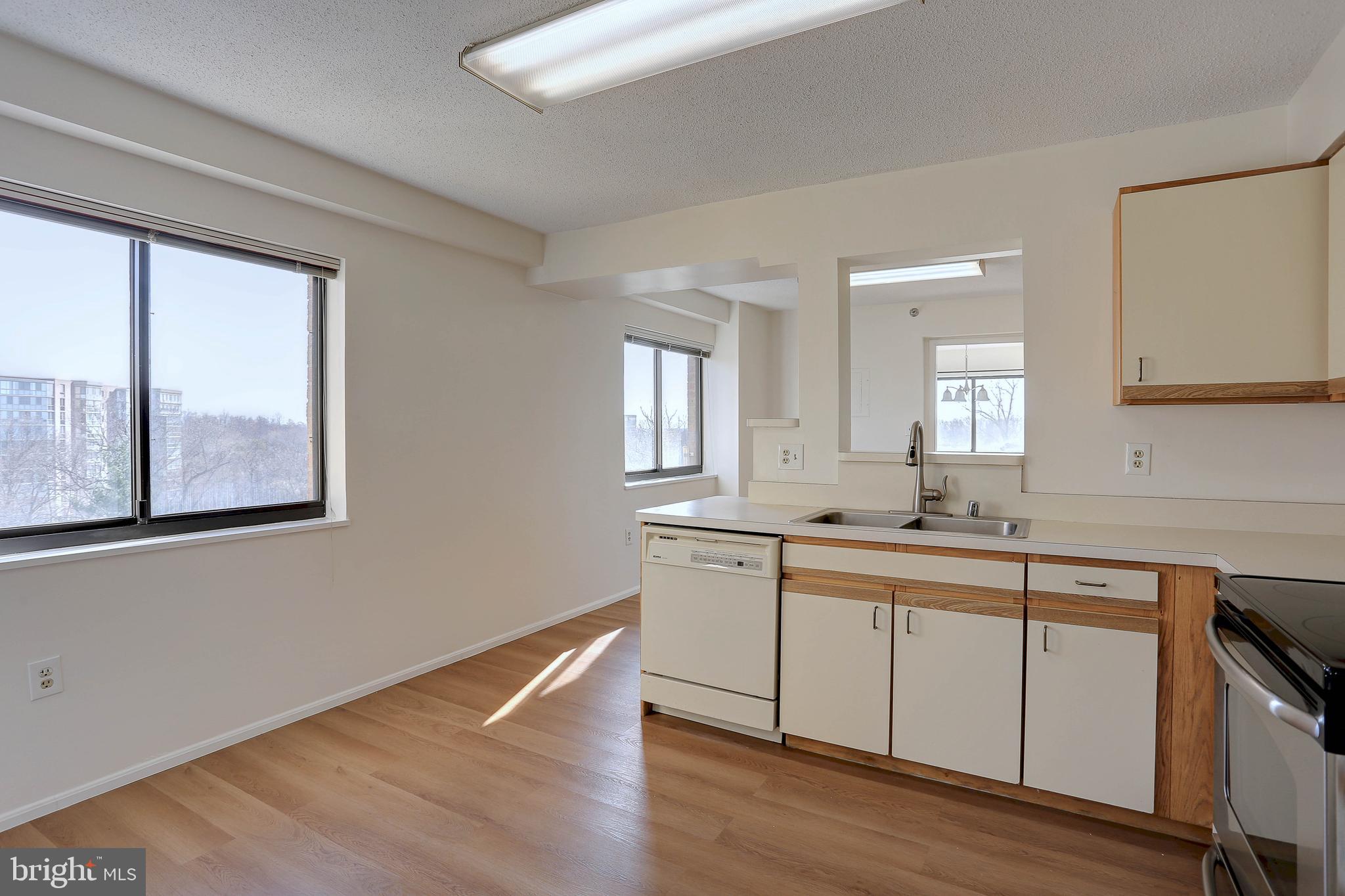 LEISURE WORLD - Residential