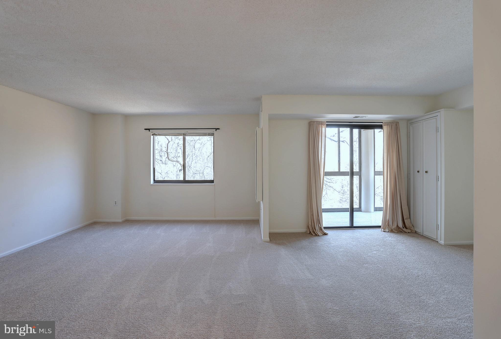 LEISURE WORLD - Residential