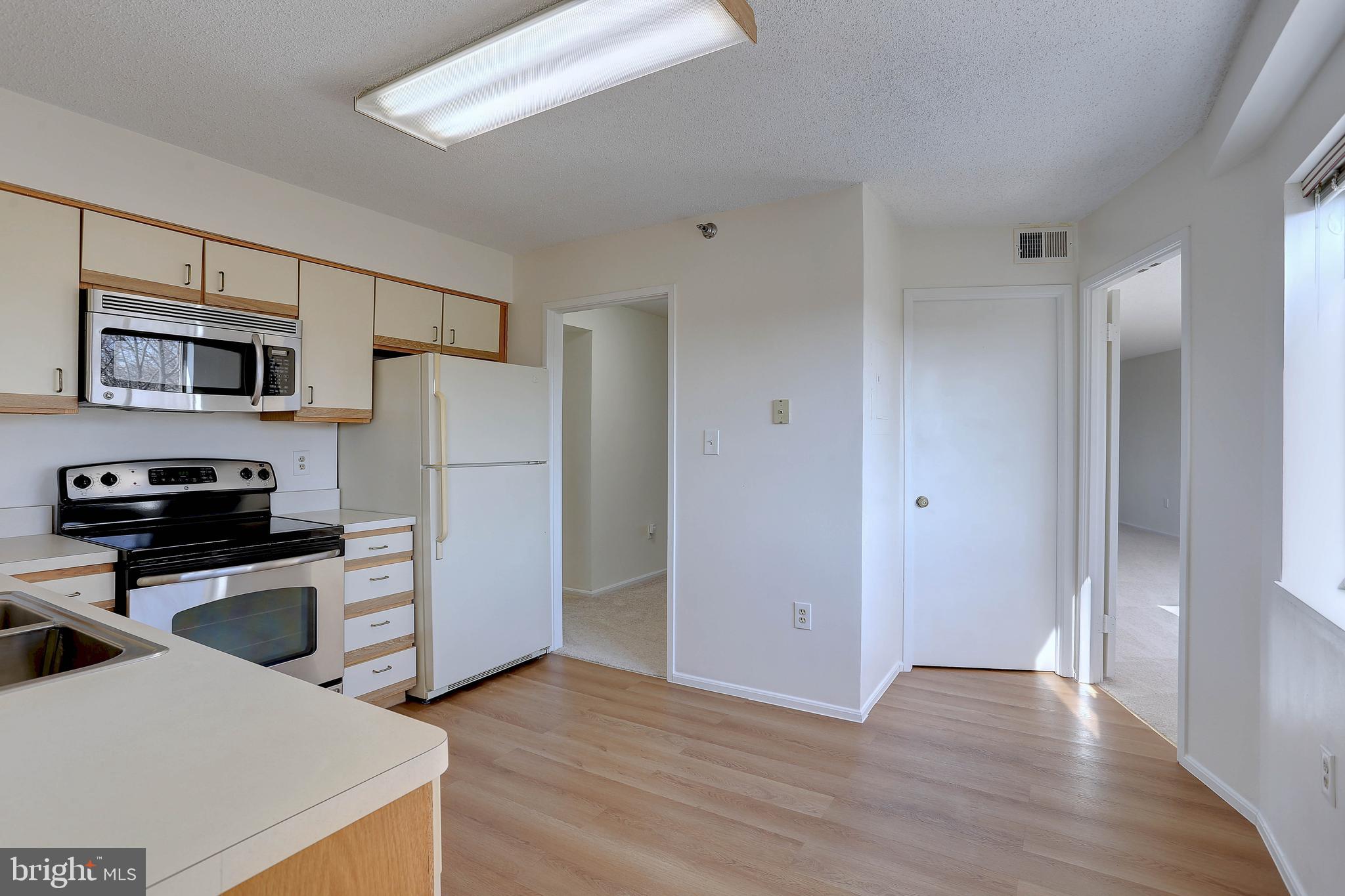 LEISURE WORLD - Residential