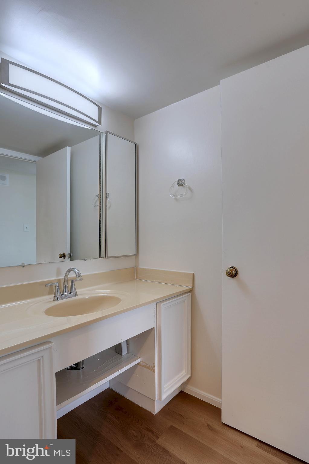 LEISURE WORLD - Residential