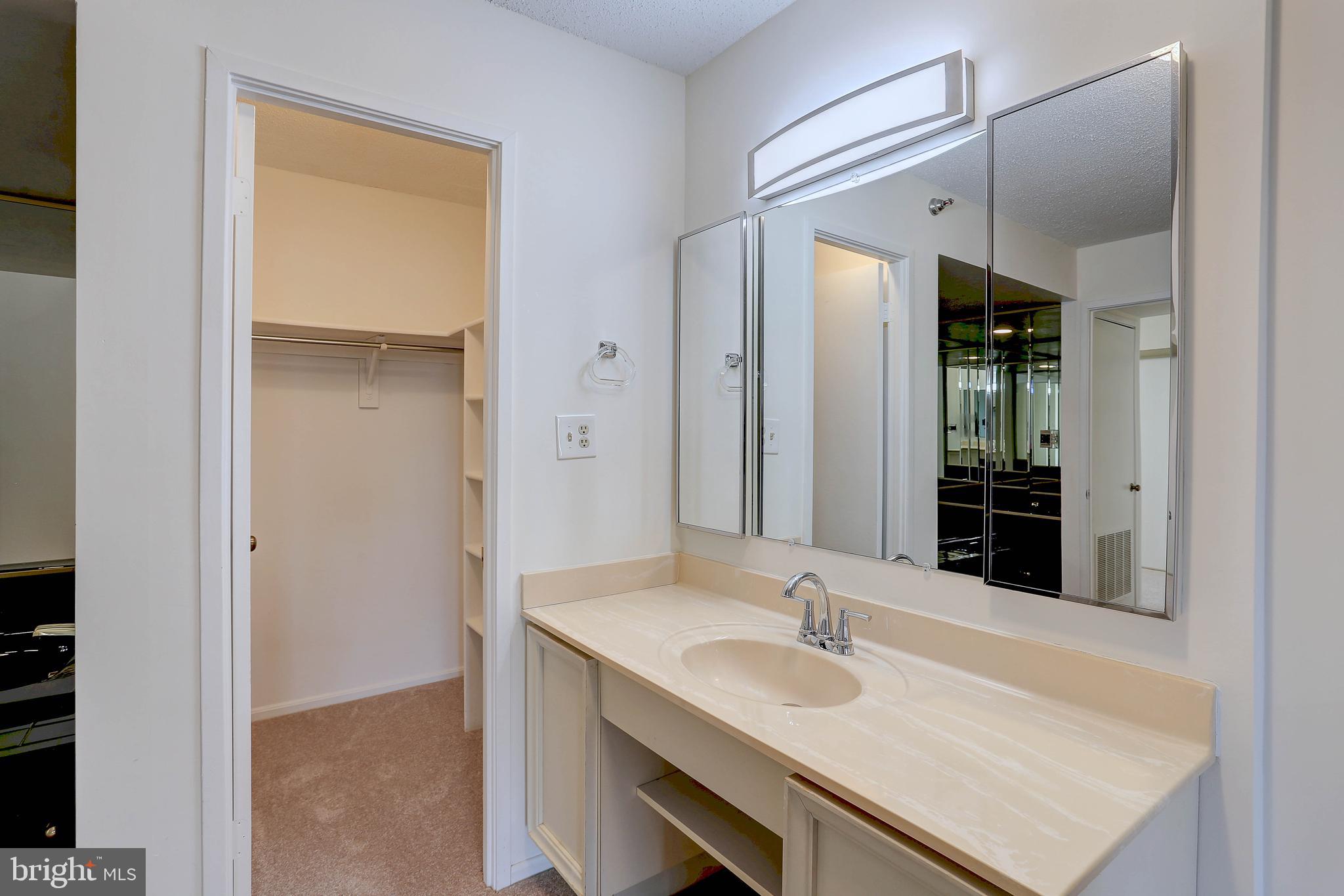 LEISURE WORLD - Residential