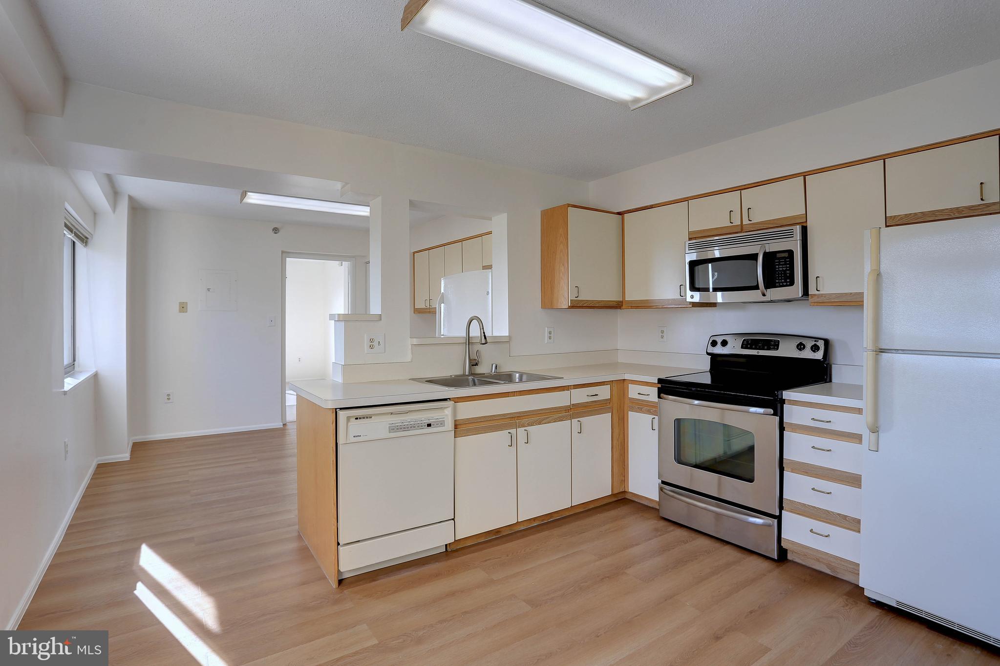 LEISURE WORLD - Residential