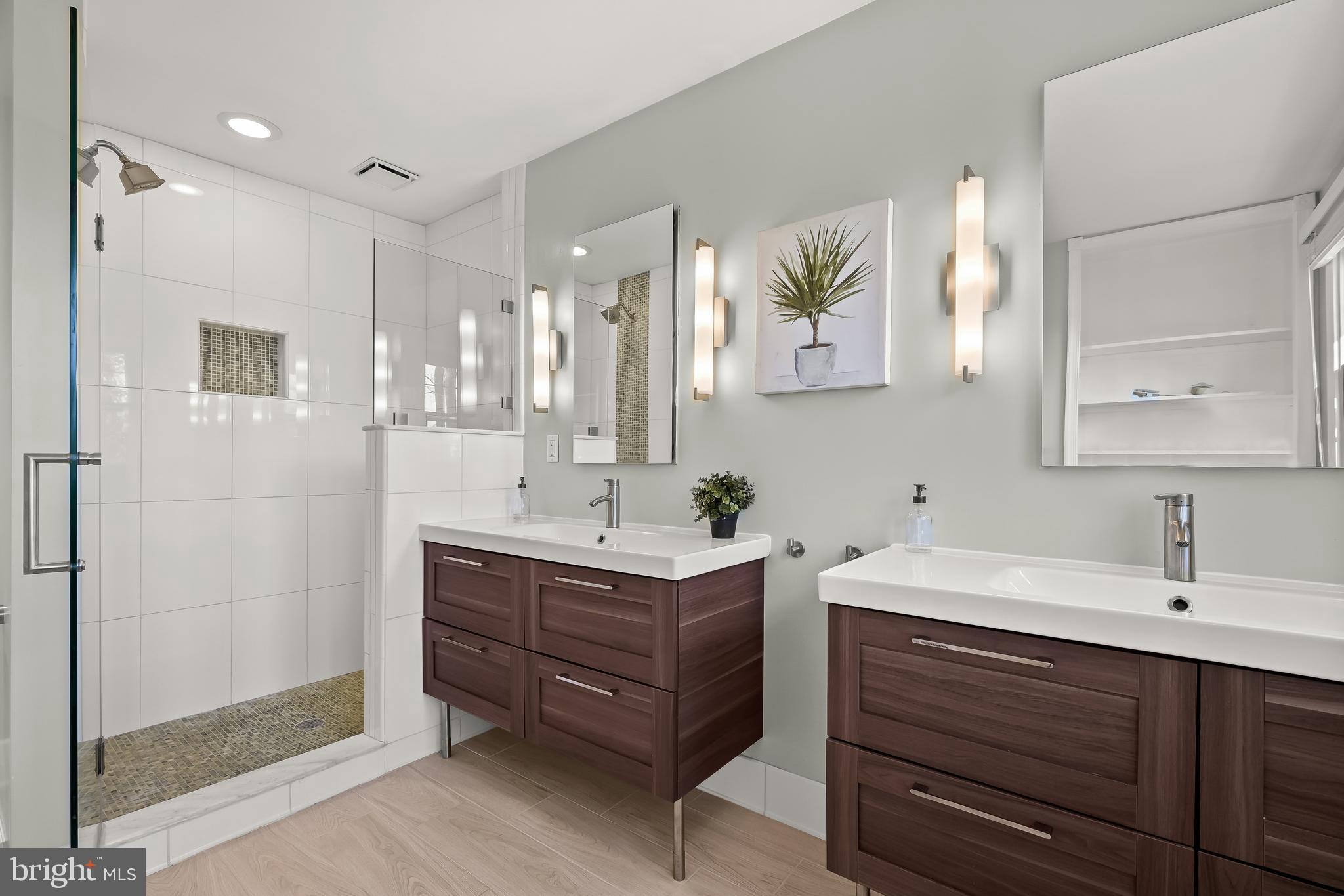 VILLAGE OF OWEN BROWN - Residential