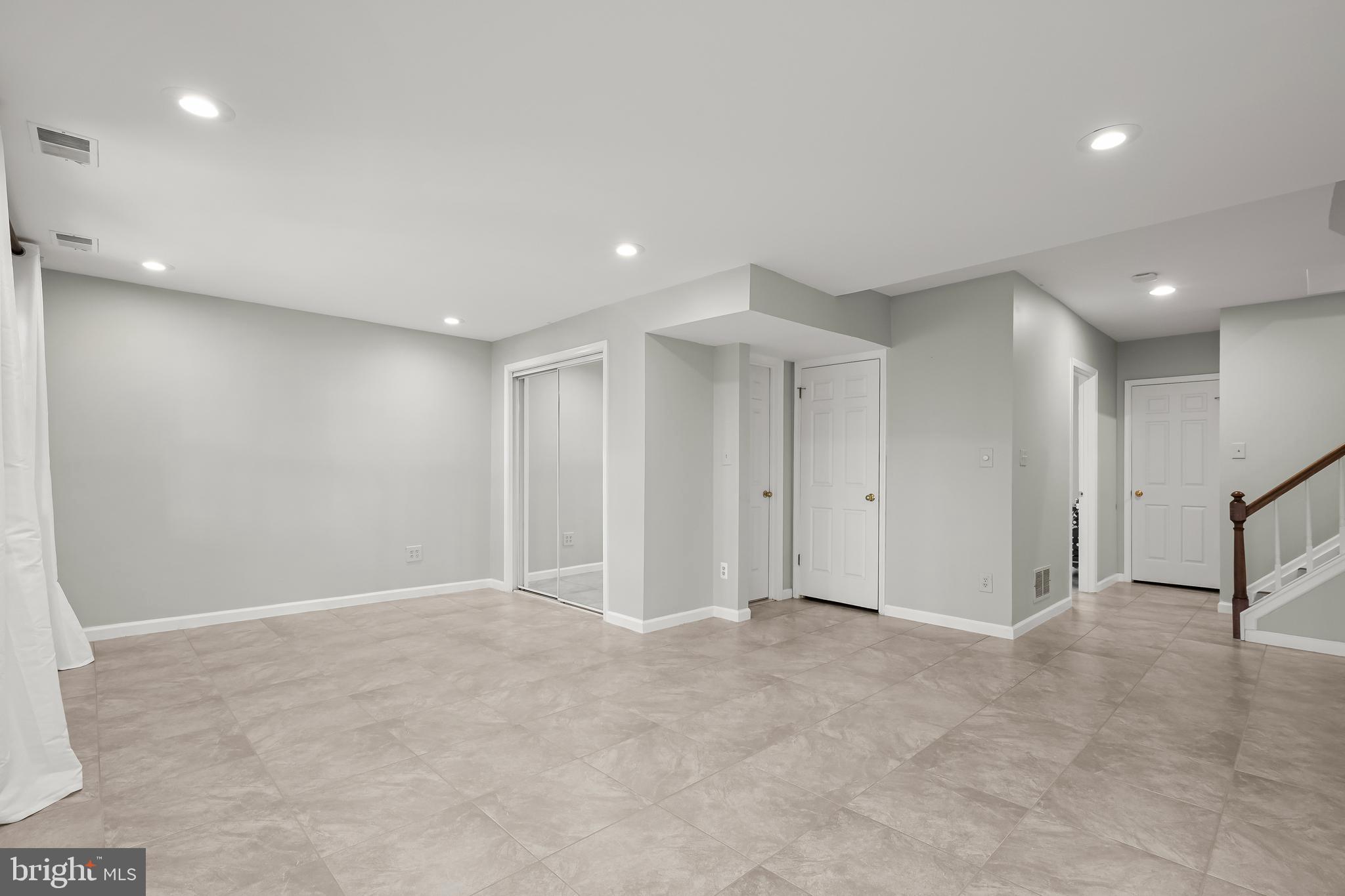 VILLAGE OF OWEN BROWN - Residential