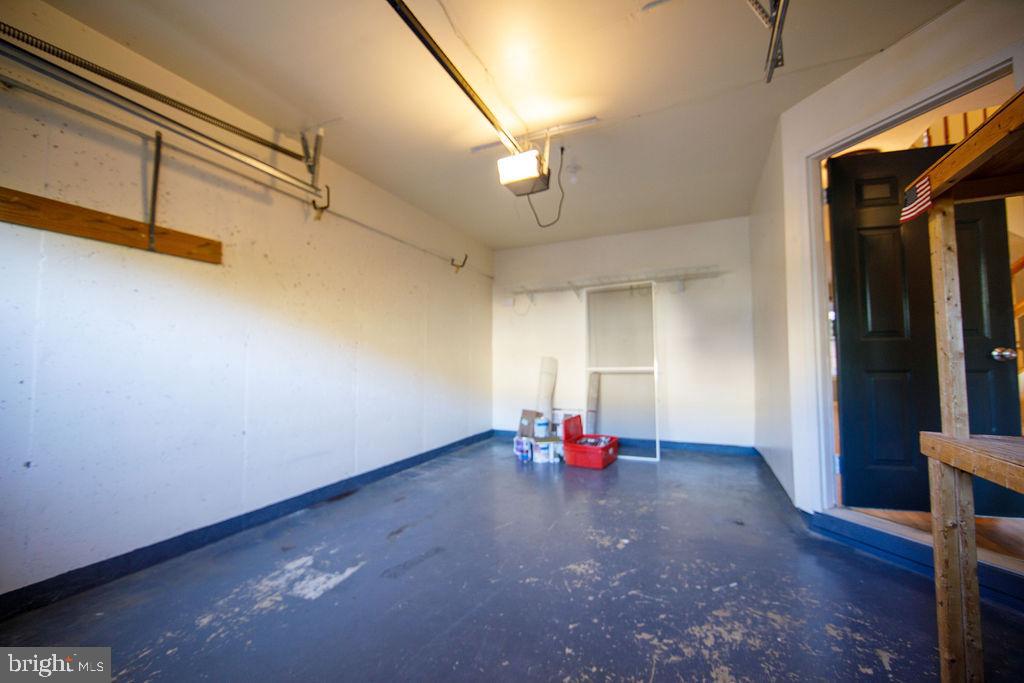 LAKE RIDGE - SPRINGWOODS - Residential Lease