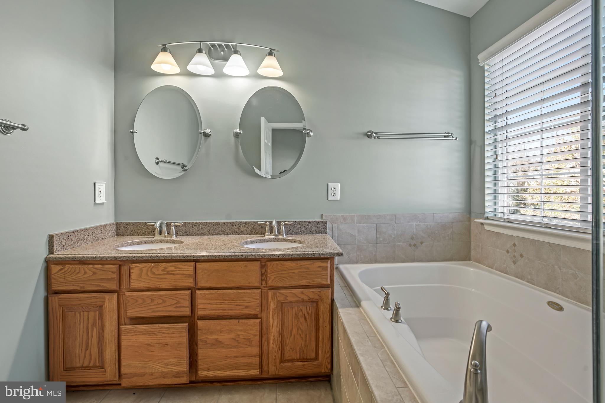 LAKE RIDGE - SPRINGWOODS - Residential Lease