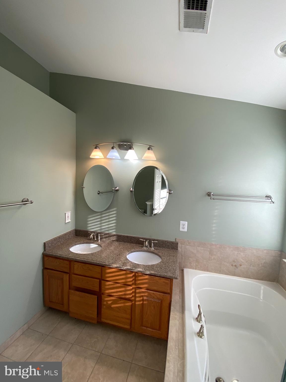 LAKE RIDGE - SPRINGWOODS - Residential Lease