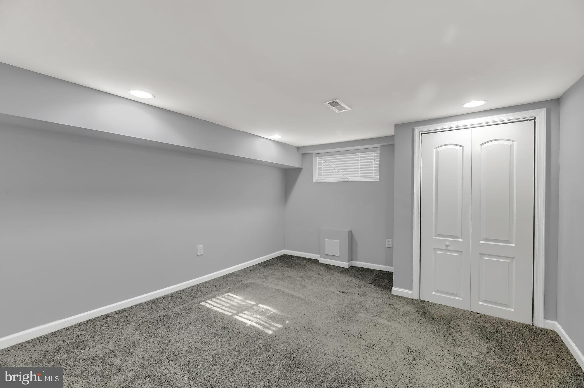 GREEKTOWN - Residential Lease