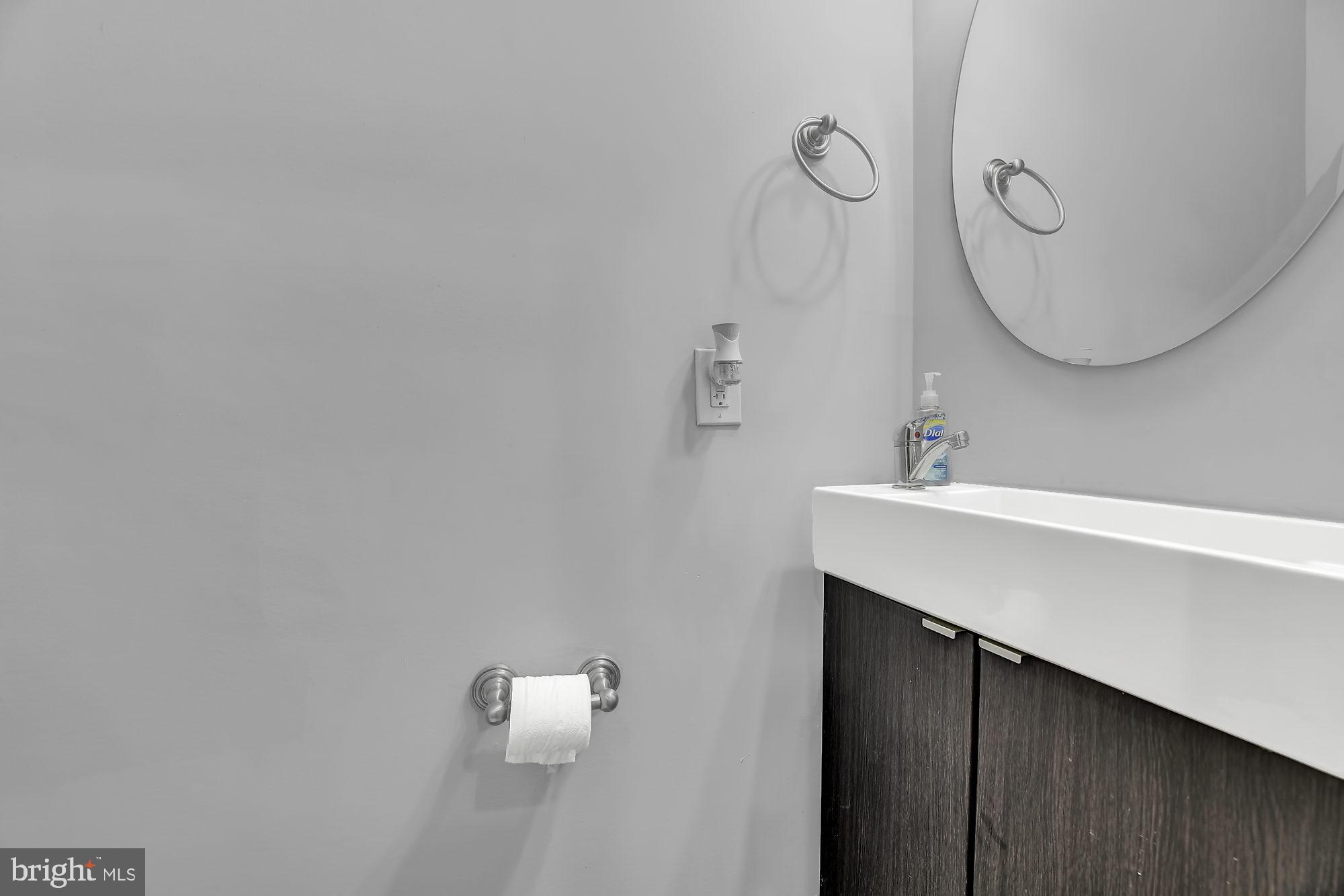 GREEKTOWN - Residential Lease