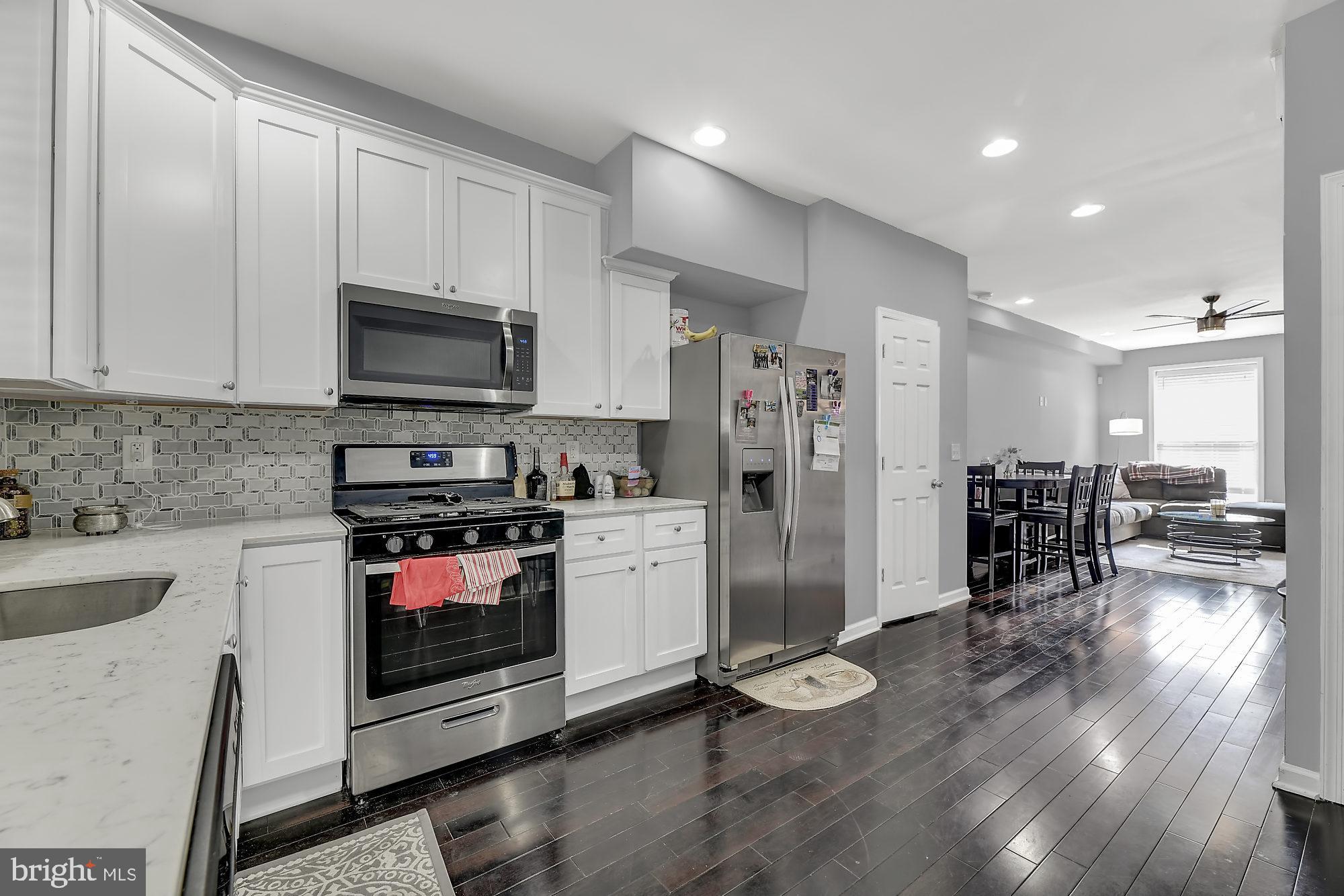 GREEKTOWN - Residential Lease