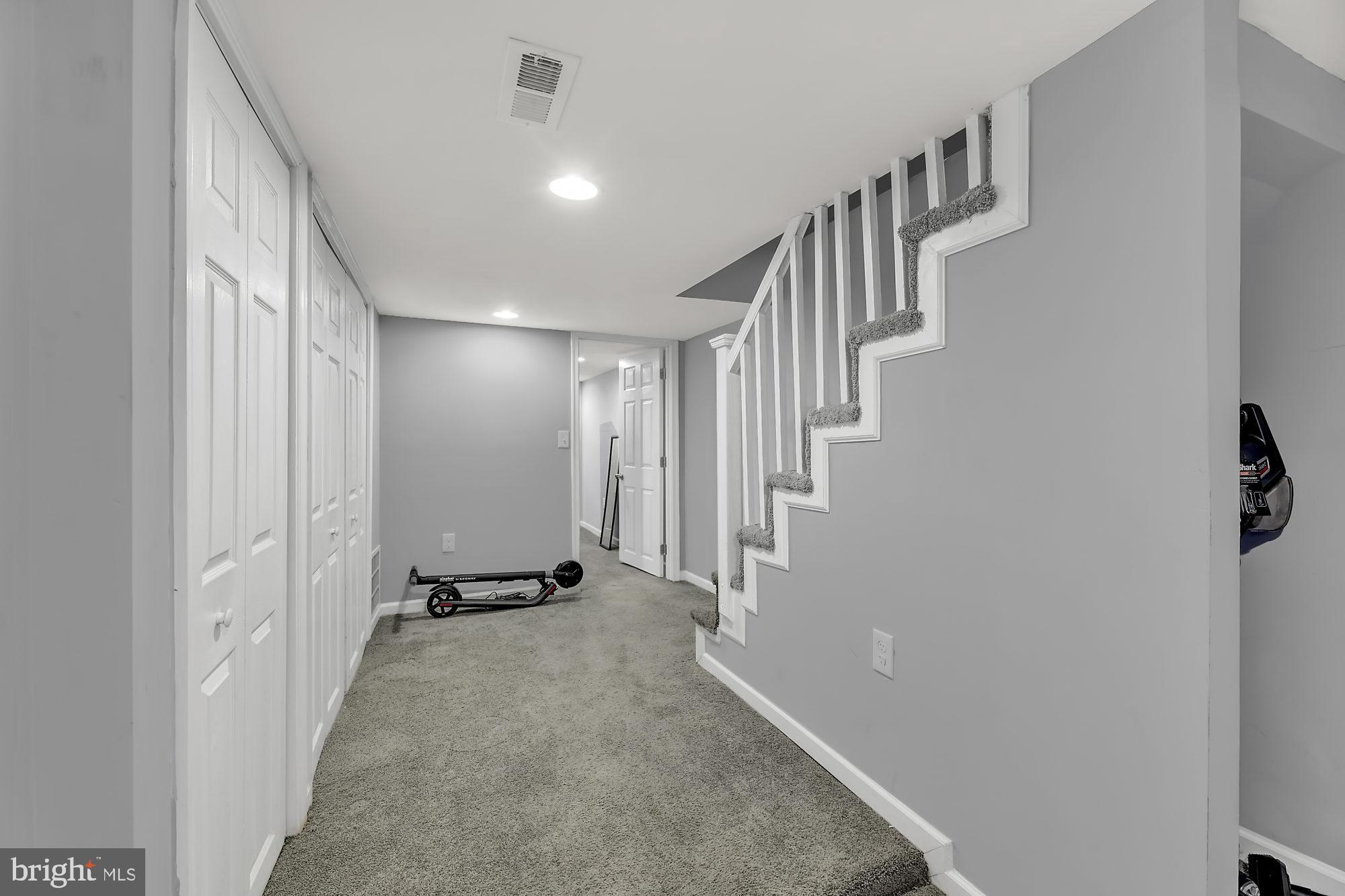 GREEKTOWN - Residential Lease