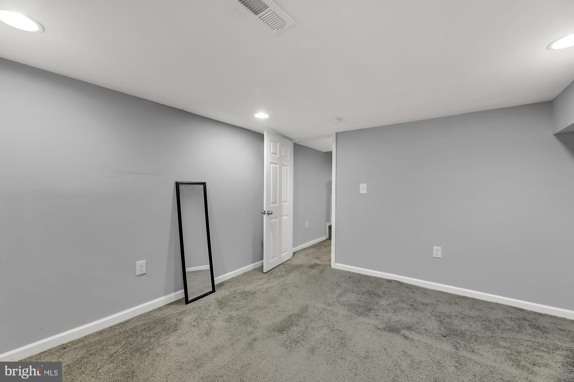 GREEKTOWN - Residential Lease