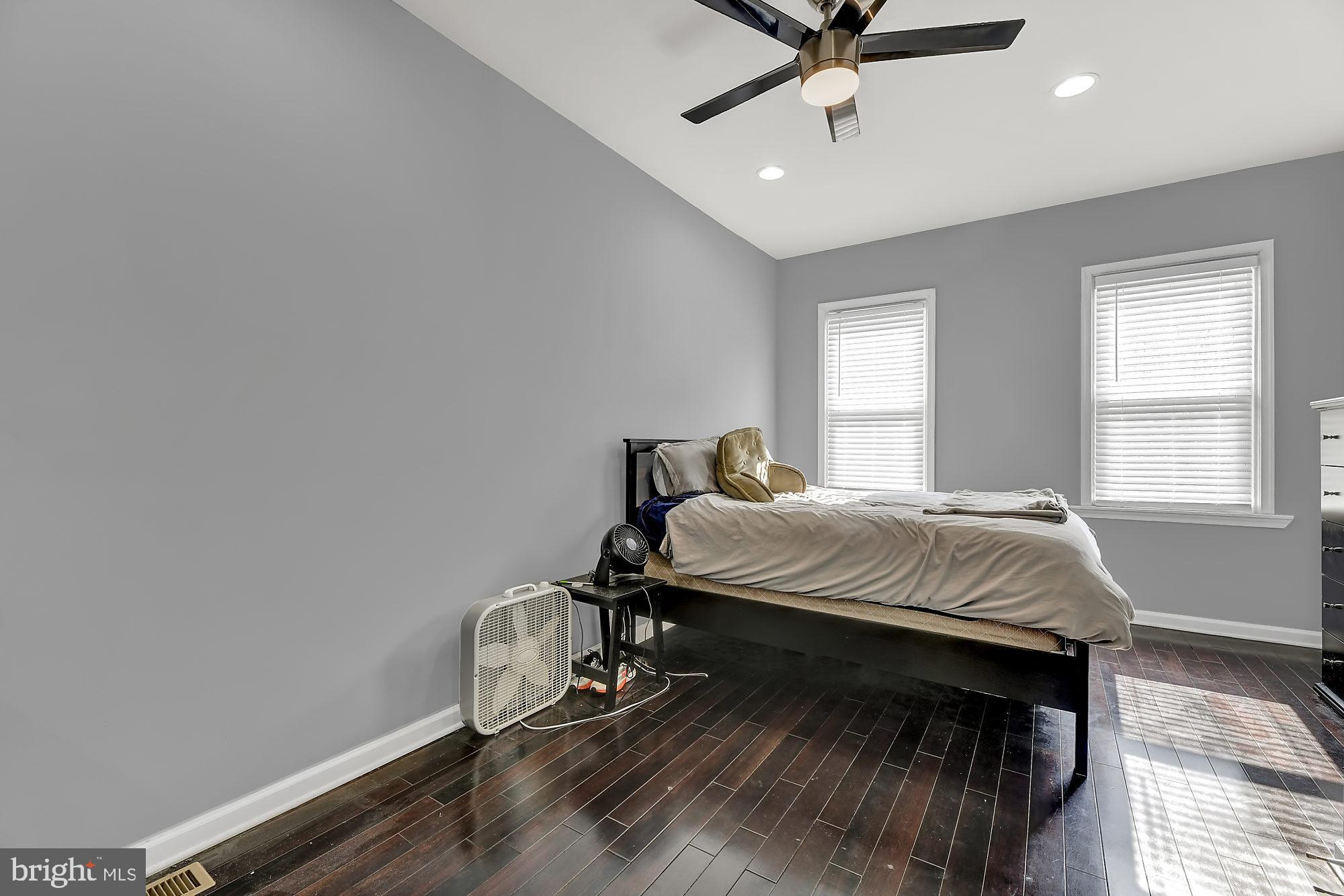 GREEKTOWN - Residential Lease