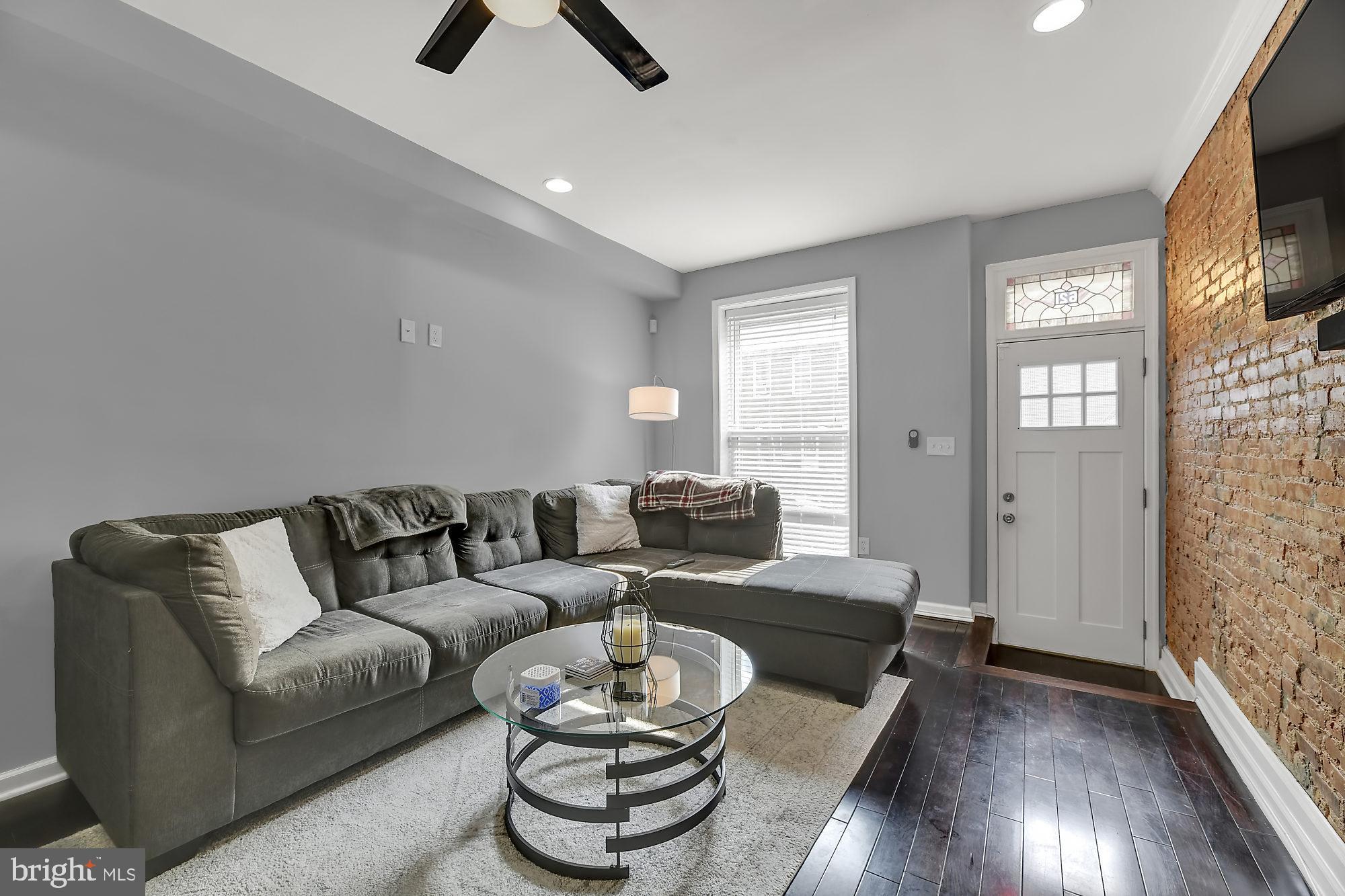 GREEKTOWN - Residential Lease