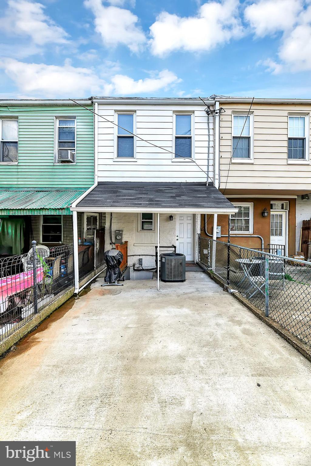 GREEKTOWN - Residential Lease