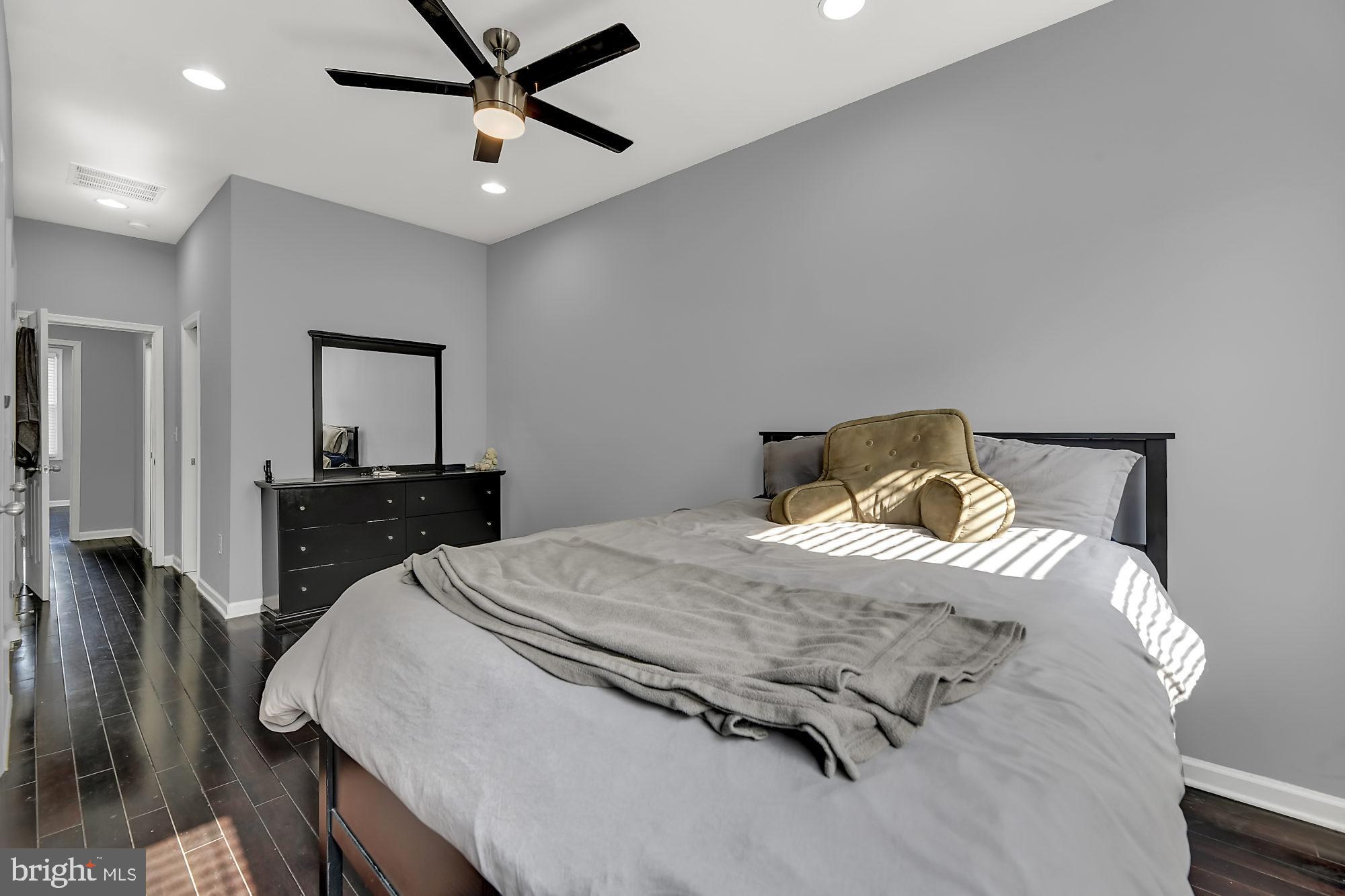 GREEKTOWN - Residential Lease