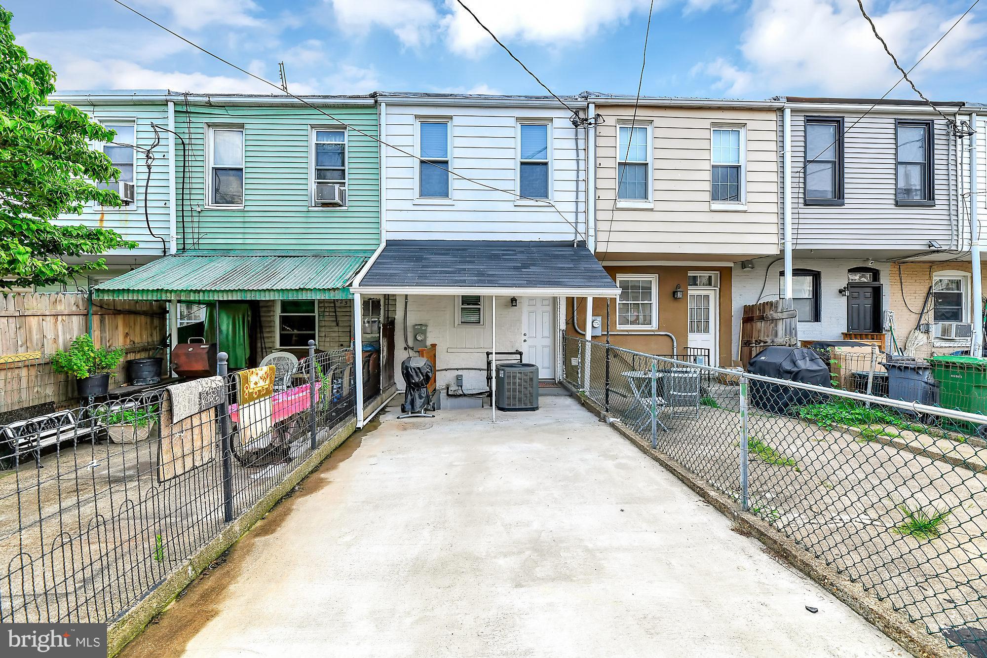 GREEKTOWN - Residential Lease