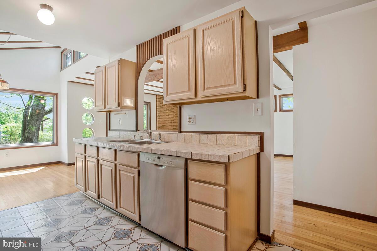 VILLAGE OF LONG REACH - Residential