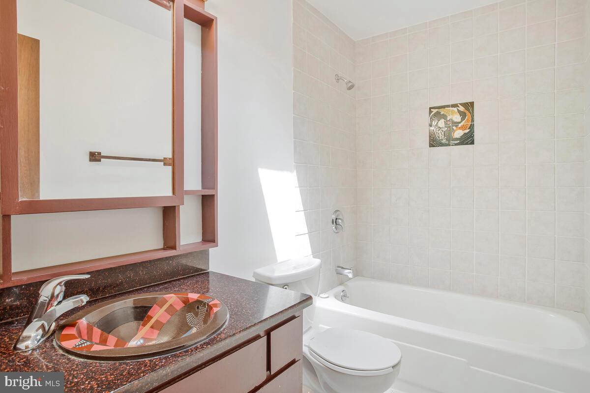 VILLAGE OF LONG REACH - Residential