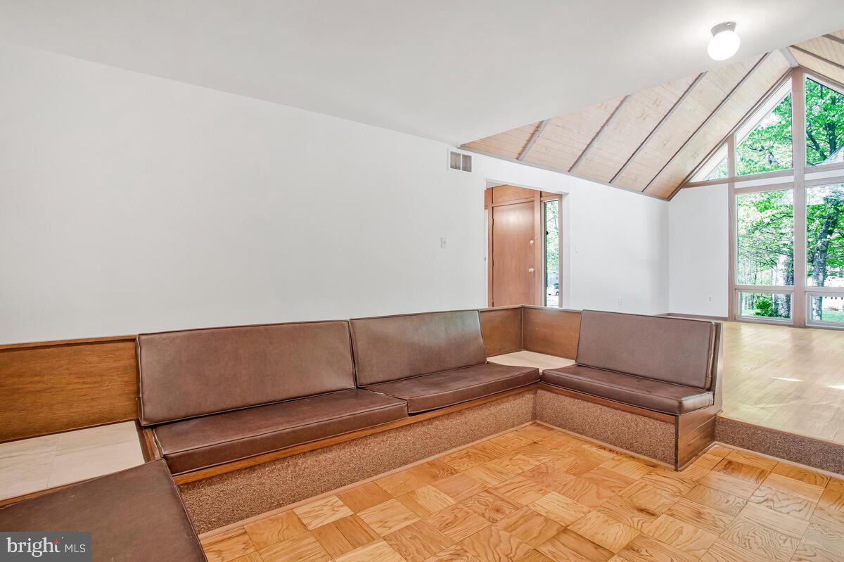 VILLAGE OF LONG REACH - Residential