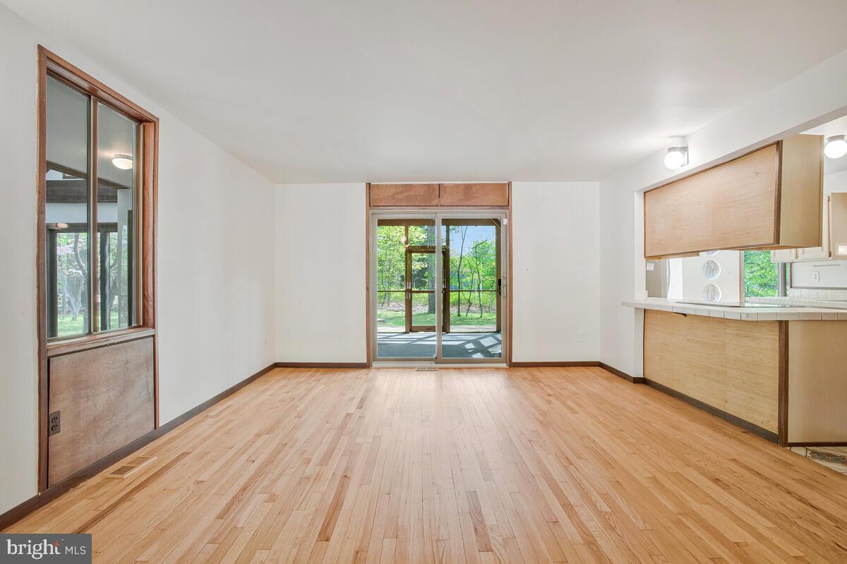 VILLAGE OF LONG REACH - Residential