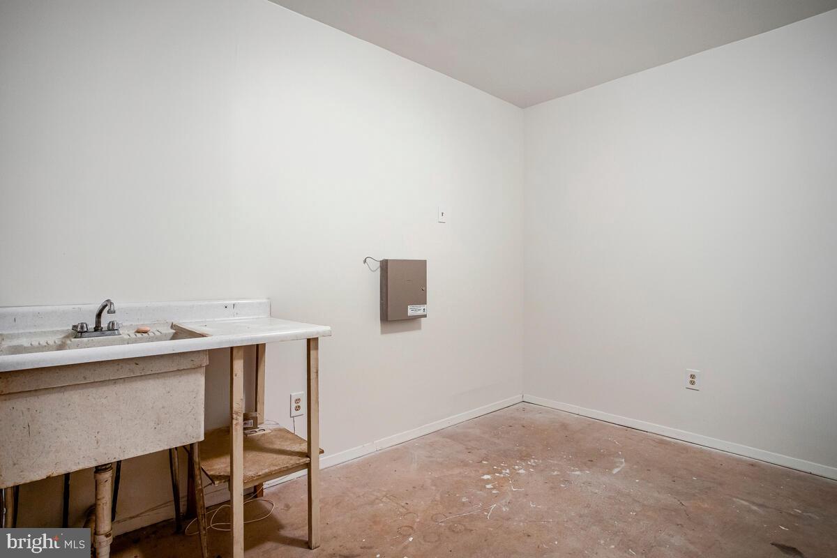 VILLAGE OF LONG REACH - Residential