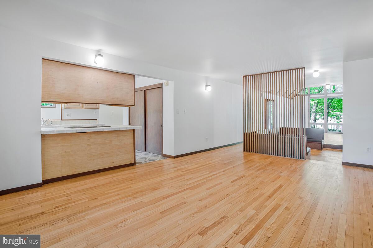 VILLAGE OF LONG REACH - Residential