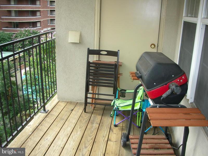 COURTHOUSE HILL - Residential Lease