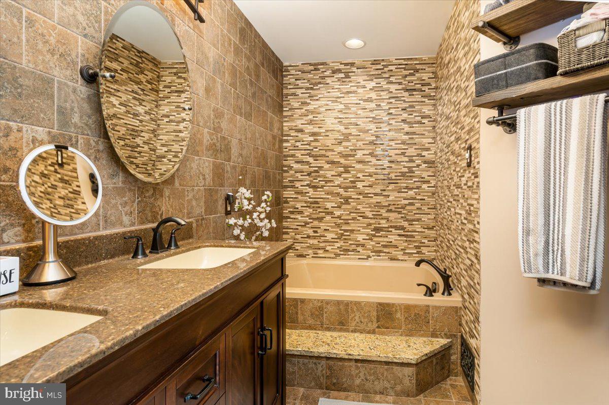 BLUNT COMMONS - Residential