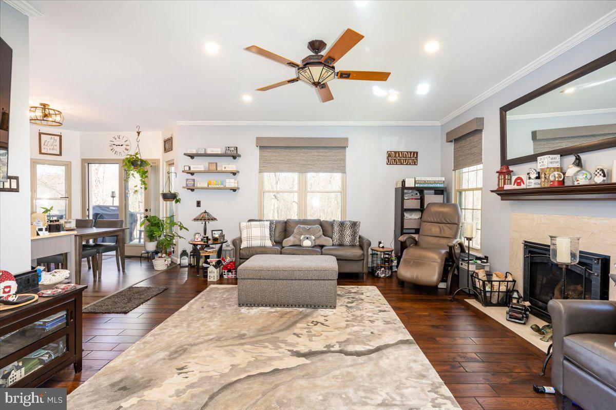 BLUNT COMMONS - Residential