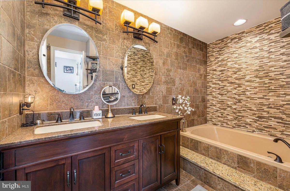 BLUNT COMMONS - Residential