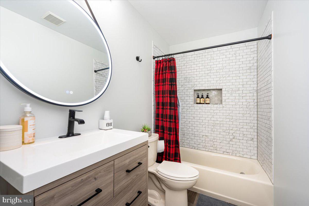 BLUNT COMMONS - Residential