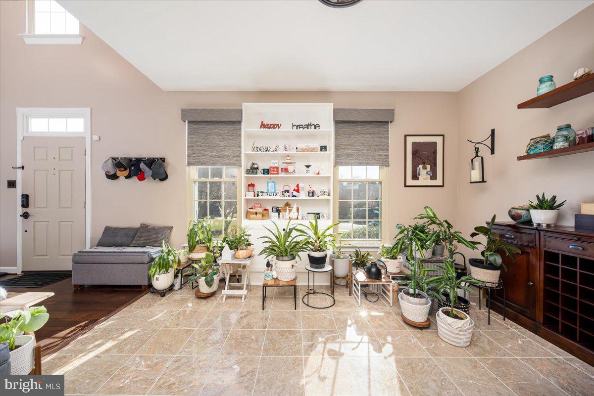 BLUNT COMMONS - Residential