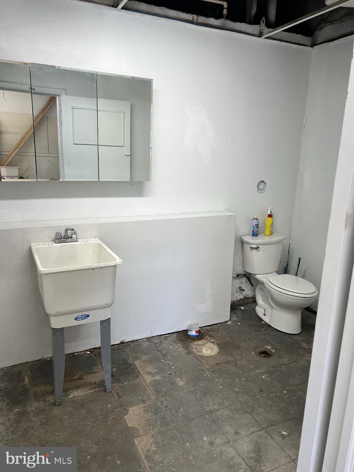 CAPITOL HEIGHTS - Commercial Lease