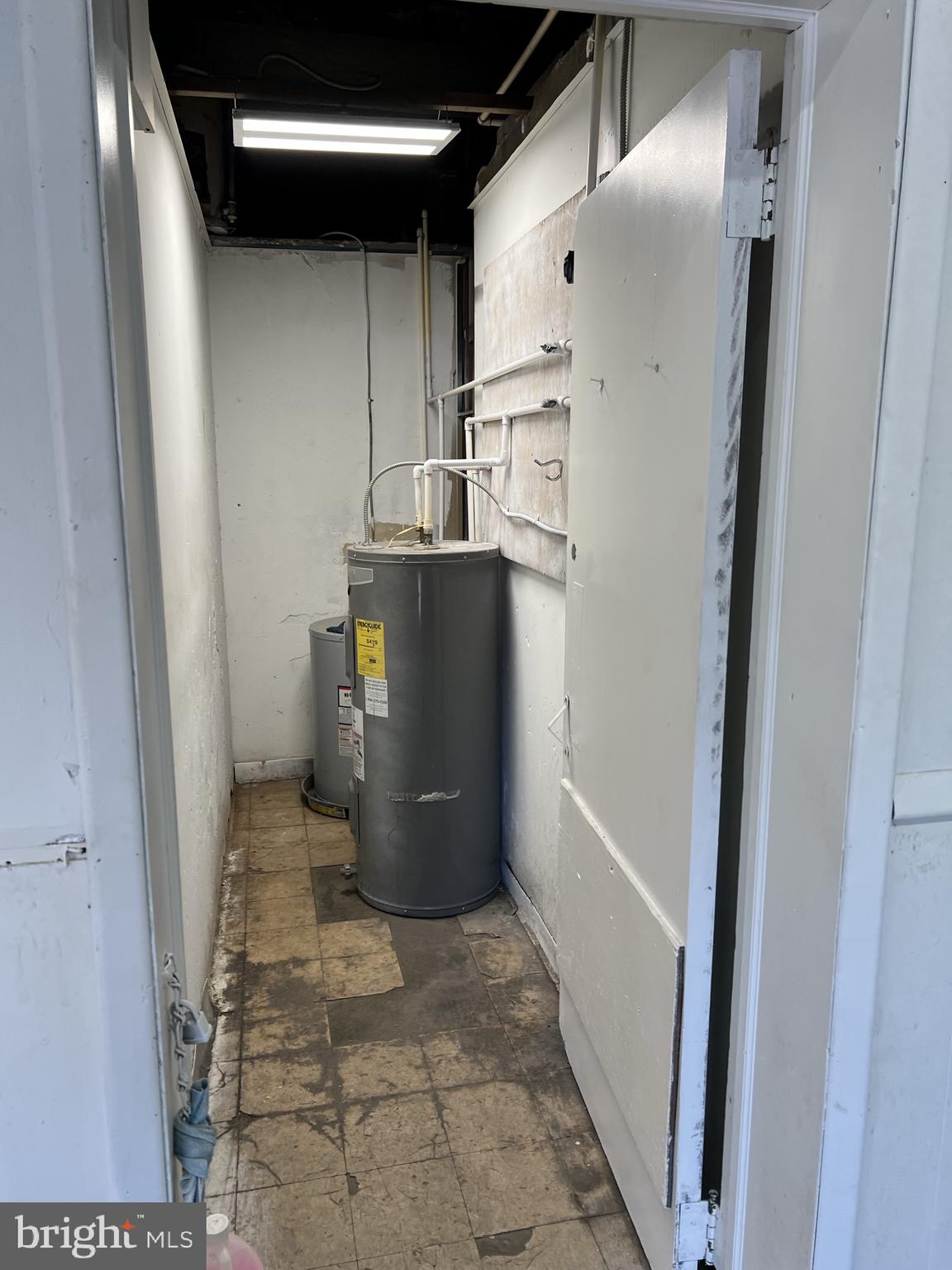 CAPITOL HEIGHTS - Commercial Lease