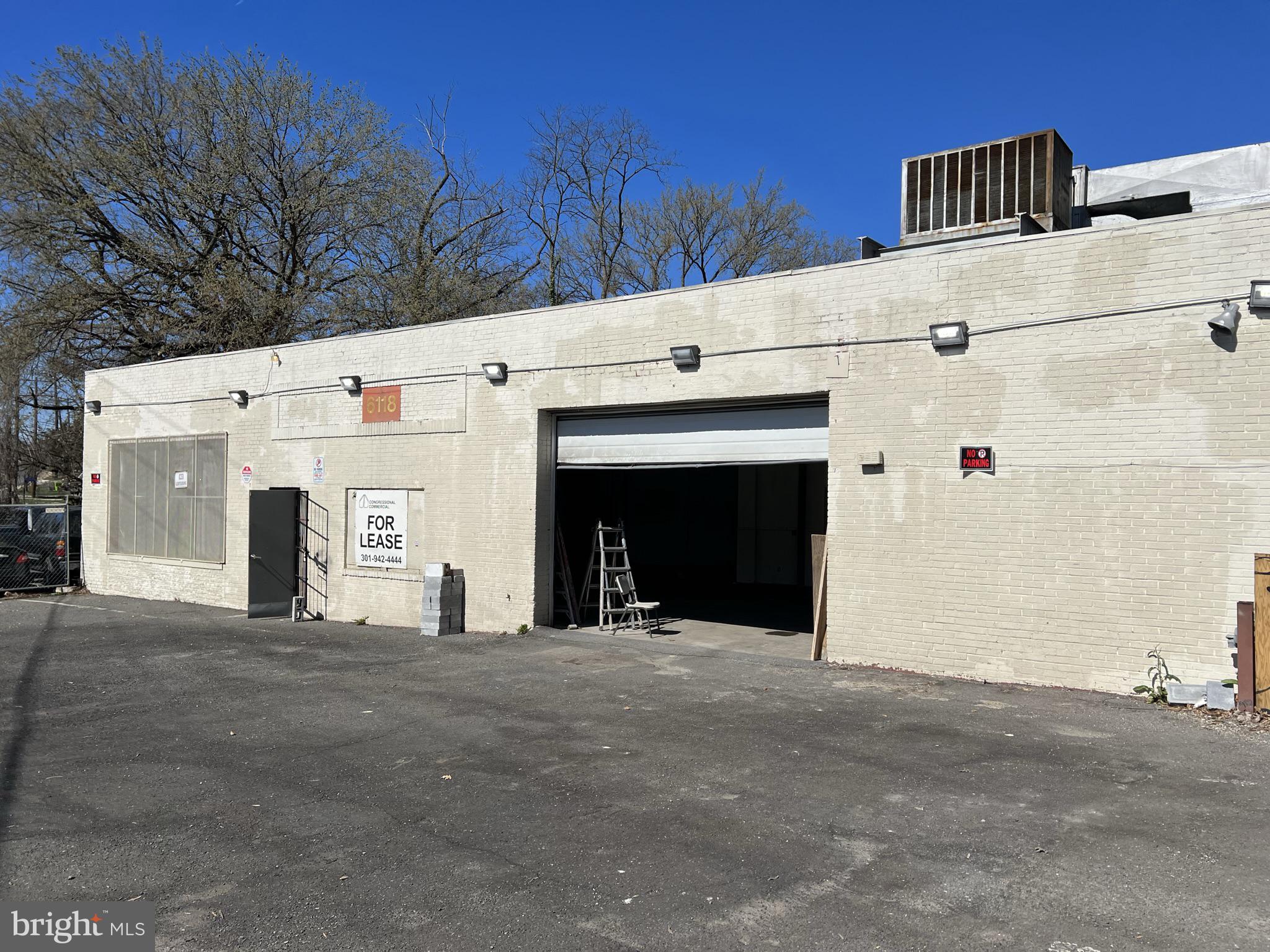 CAPITOL HEIGHTS - Commercial Lease