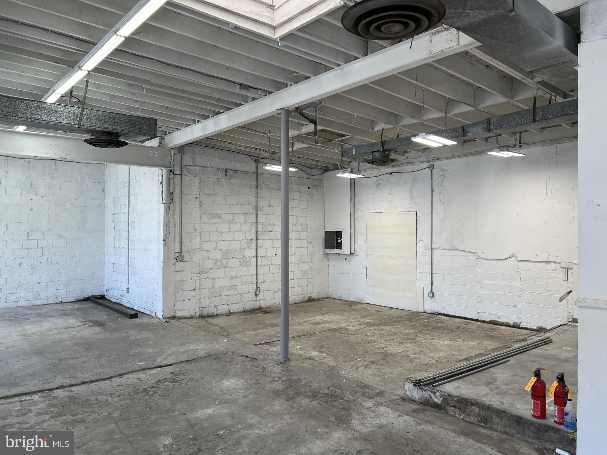 CAPITOL HEIGHTS - Commercial Lease