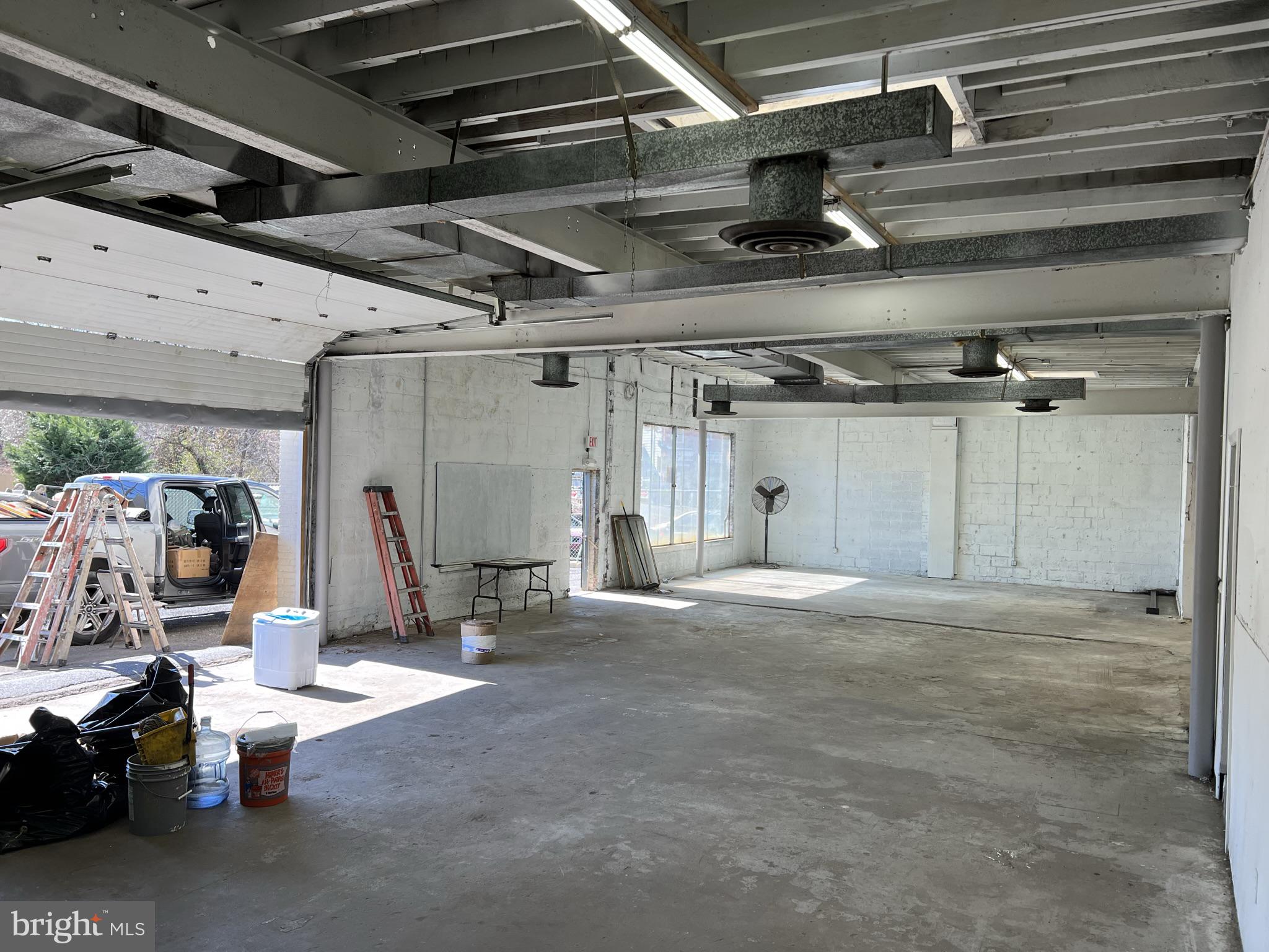 CAPITOL HEIGHTS - Commercial Lease